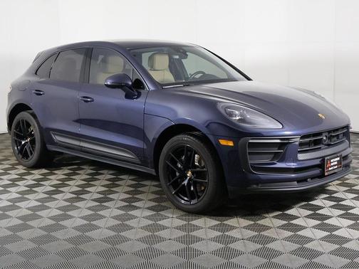 2022 Porsche Macan Base