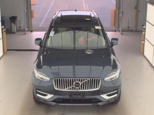 2024 Volvo XC90 B6 Plus Bright Theme 7-Seater