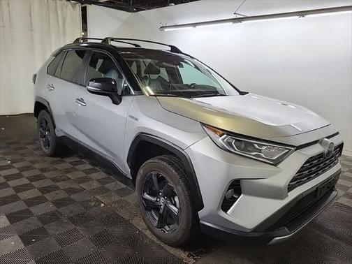 2019 Toyota RAV4 Hybrid SE