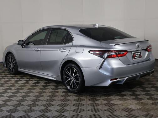 Celestial Silver Metallic 2023 Toyota Camry SE