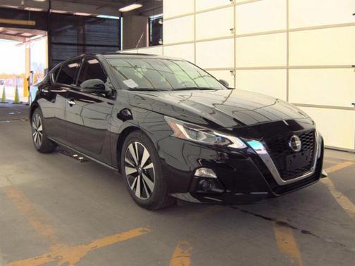 Super Black 2019 Nissan Altima 2.5 SV