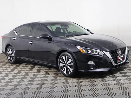 Super Black 2019 Nissan Altima 2.5 SV