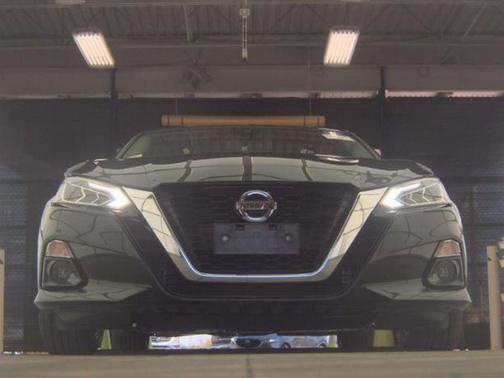 Super Black 2019 Nissan Altima 2.5 SV