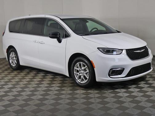 2025 Chrysler Pacifica L