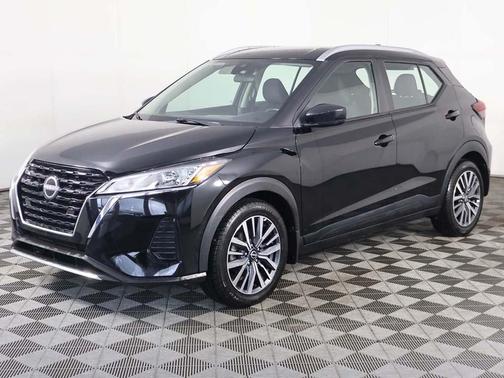 2022 Nissan Kicks SV
