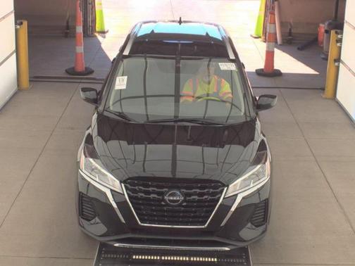 2022 Nissan Kicks SV