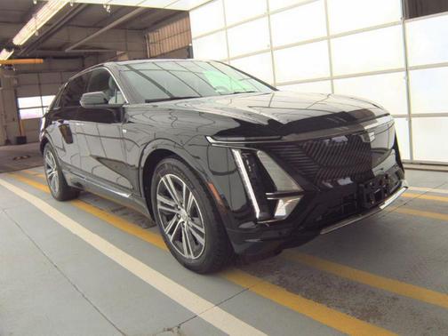 Stellar Black Metallic 2024 Cadillac LYRIQ Luxury