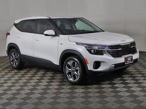 Snow White Pearl 2024 Kia Seltos LX
