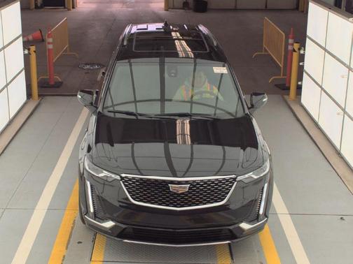 Stellar Black Metallic 2024 Cadillac XT6 Luxury AWD