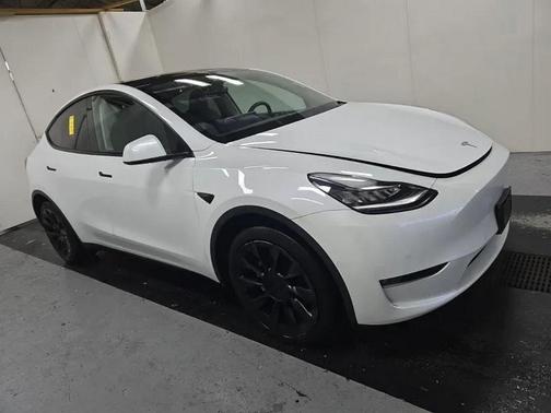 2022 Tesla Model Y Long Range Dual Motor All-Wheel Drive