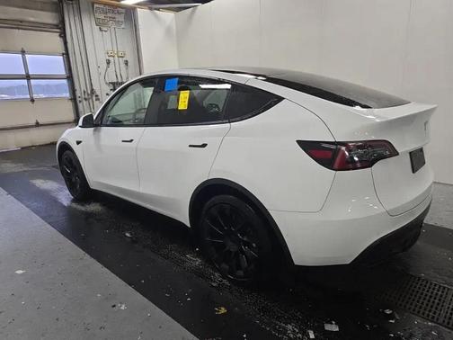 2022 Tesla Model Y Long Range Dual Motor All-Wheel Drive