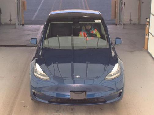 2022 Tesla Model Y Long Range Dual Motor All-Wheel Drive