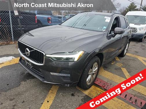 2022 Volvo XC60 B5 Momentum
