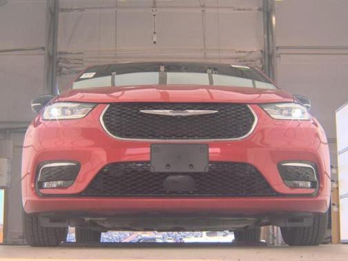 2025 Chrysler Pacifica L