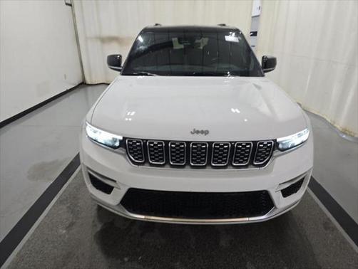 2022 Jeep Grand Cherokee Summit