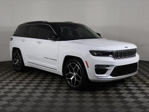 2022 Jeep Grand Cherokee Summit