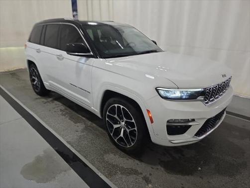 2022 Jeep Grand Cherokee Summit