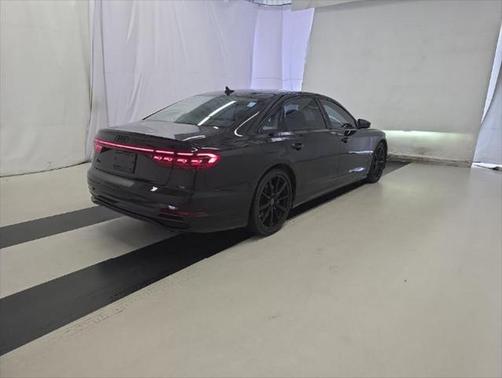 2022 Audi A8 L 55 TFSI quattro Tiptronic