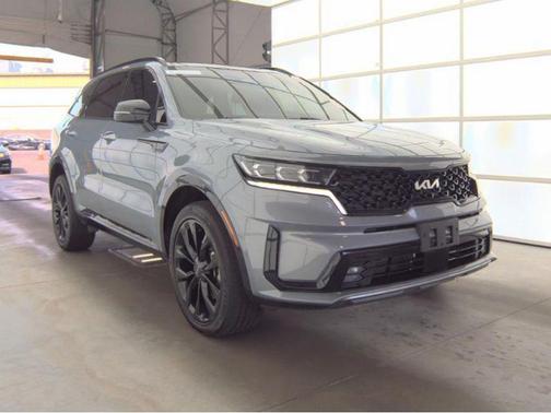 Everlasting Silver 2023 Kia Sorento SX