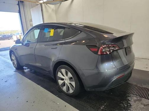 2022 Tesla Model Y Long Range Dual Motor All-Wheel Drive
