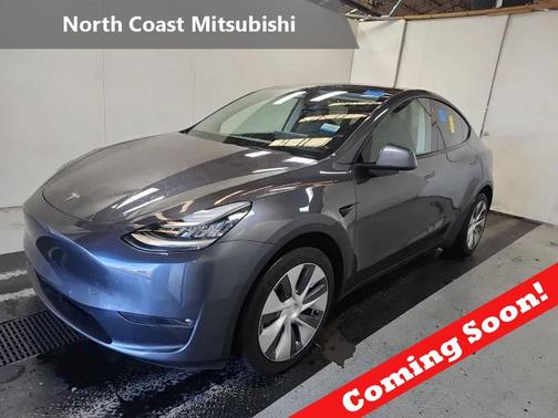 2022 Tesla Model Y Long Range Dual Motor All-Wheel Drive