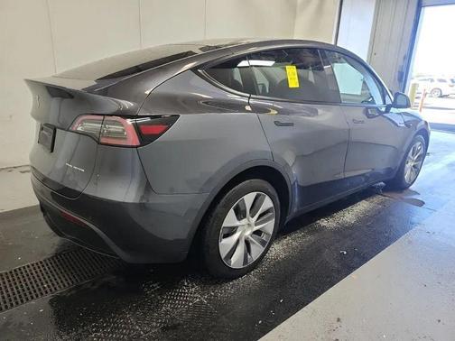 2022 Tesla Model Y Long Range Dual Motor All-Wheel Drive