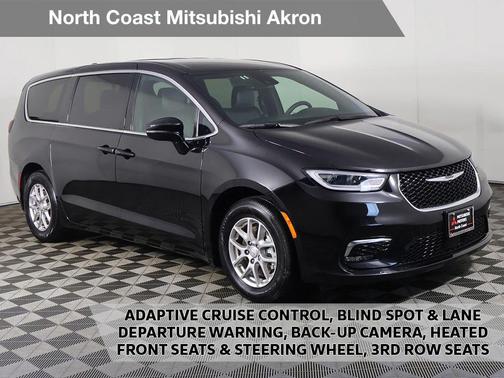 Diamond Black Crystal Pearlcoat 2025 Chrysler Pacifica L
