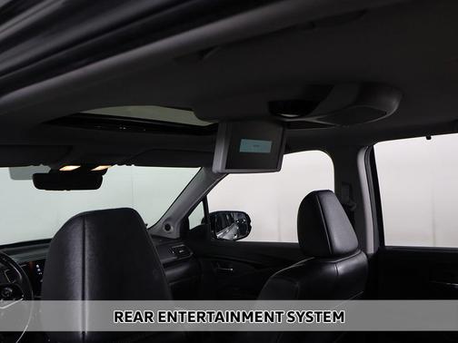 Modern Steel Metallic 2019 Honda Pilot Touring 8-Passenger
