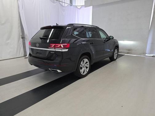 2022 Volkswagen Atlas 2.0T SE w/Technology 4MOTION