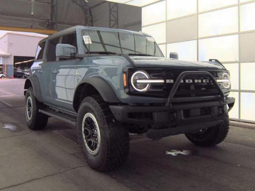 Azure Gray Metallic Tri-Coat 2024 Ford Bronco Outer Banks