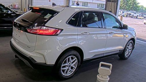 Star White Metallic Tri-Coat 2023 Ford Edge SEL