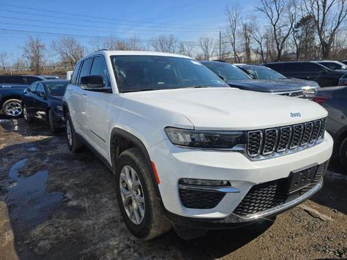Bright White Clearcoat 2023 Jeep Grand Cherokee Limited