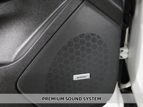 Crystal White Tricoat 2022 Cadillac XT5 Sport