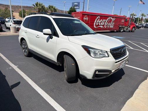 Crystal White Pearl 2018 Subaru Forester 2.5i Premium
