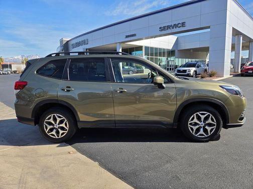 Autumn Green Metallic 2023 Subaru Forester Premium