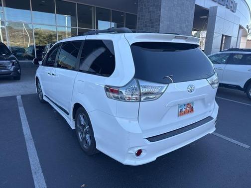 2017 Toyota Sienna SE