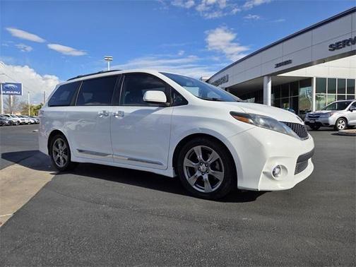 2017 Toyota Sienna SE