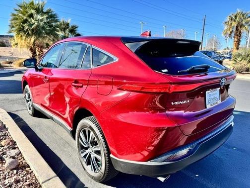 2022 Toyota Venza LE