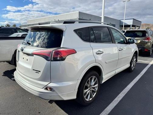 2017 Toyota RAV4 SE