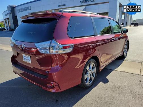2019 Toyota Sienna SE
