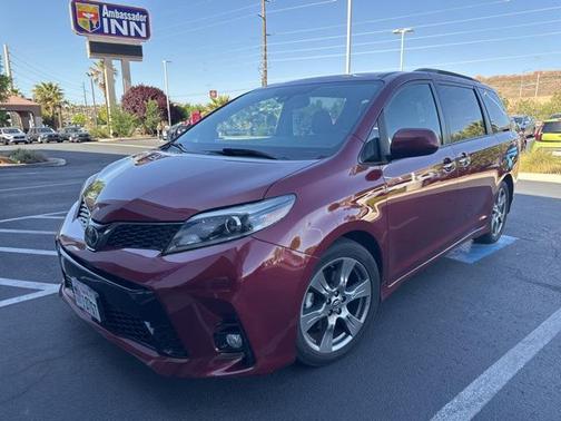 2019 Toyota Sienna SE