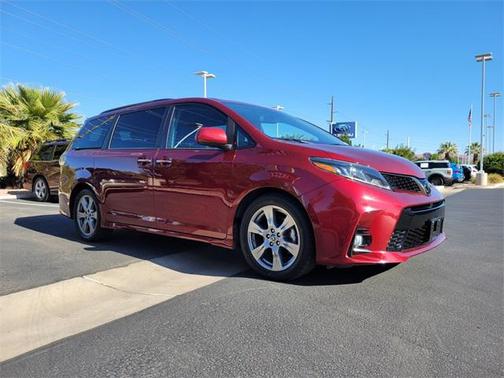 2019 Toyota Sienna SE