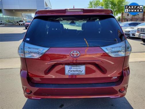 2019 Toyota Sienna SE