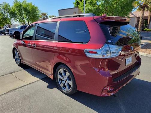 2019 Toyota Sienna SE