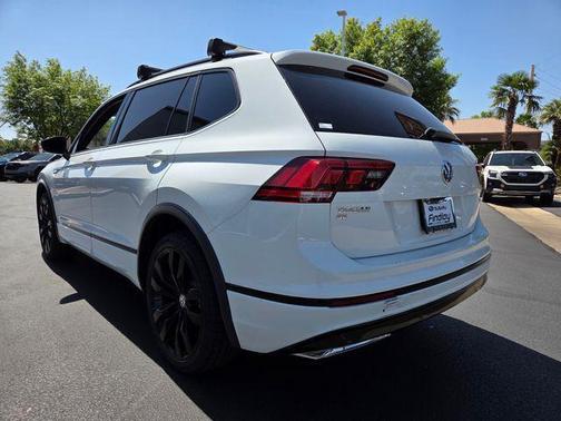 Pure White 2021 Volkswagen Tiguan 2.0T SE R-Line Black