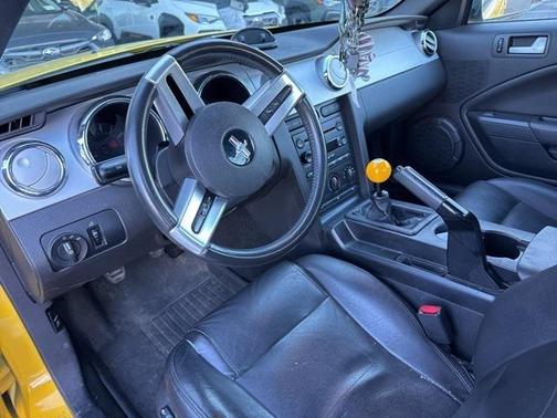 2006 Ford Mustang Base