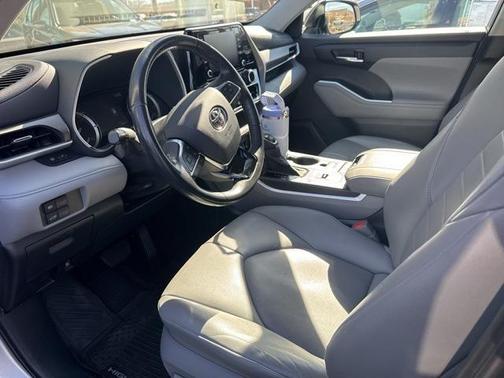 2020 Toyota Highlander Hybrid XLE