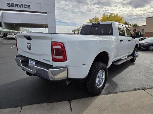 2024 RAM 3500 Tradesman Crew Cab 4x4 8' Box
