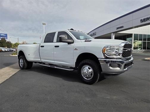 2024 RAM 3500 Tradesman Crew Cab 4x4 8' Box