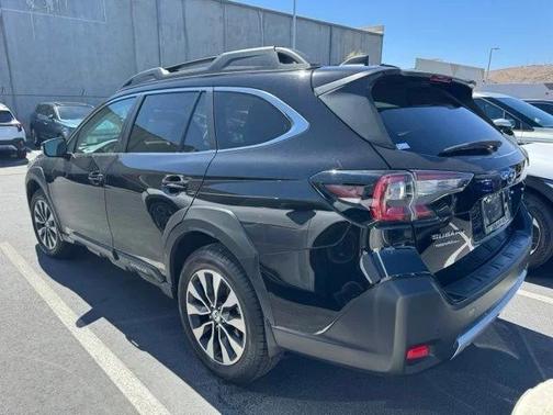 Crystal Black Silica 2025 Subaru Outback Limited